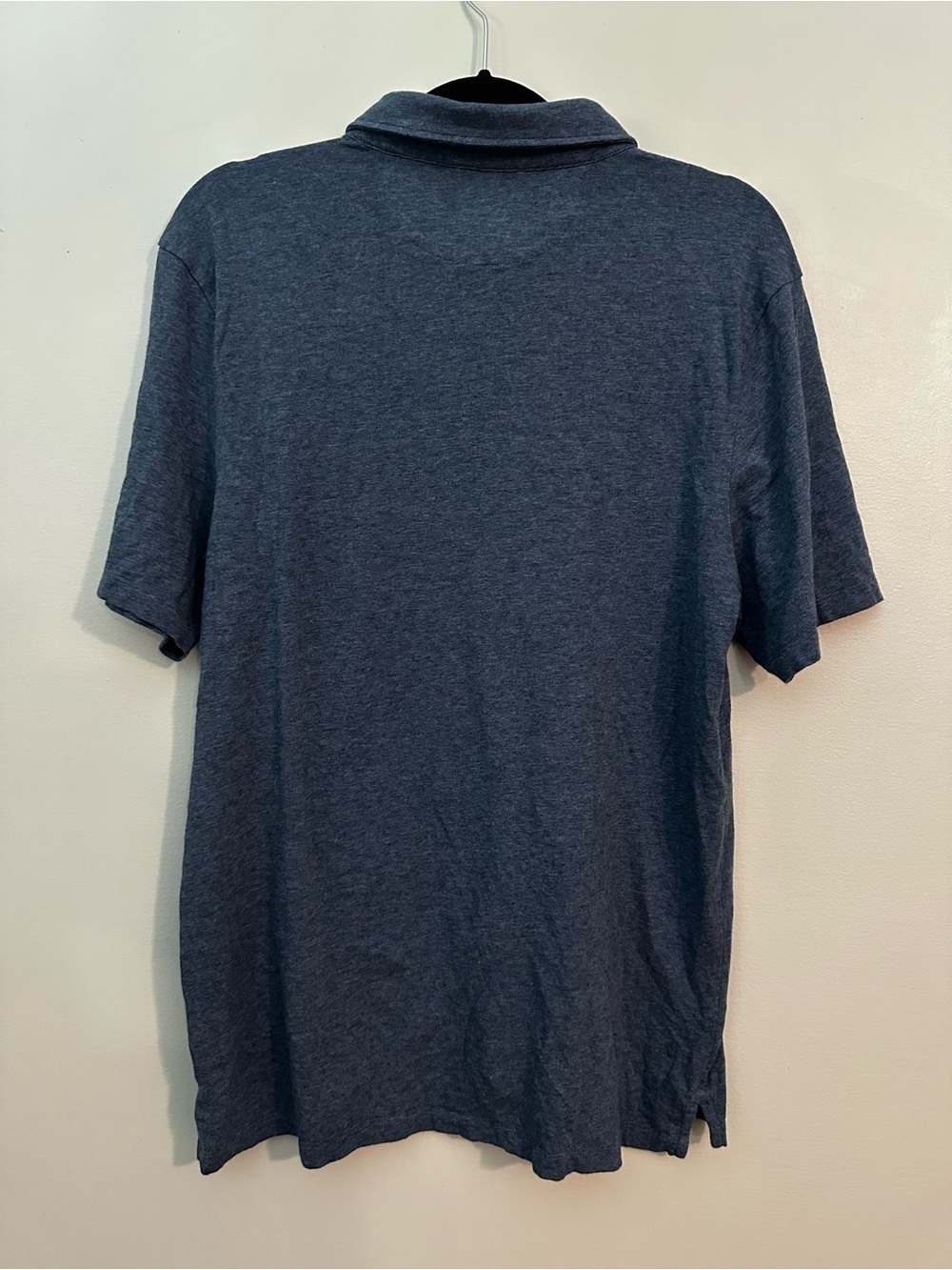 Faherty Short-Sleeve Movement Polo in Blue Size Medium - Picture 4 of 7